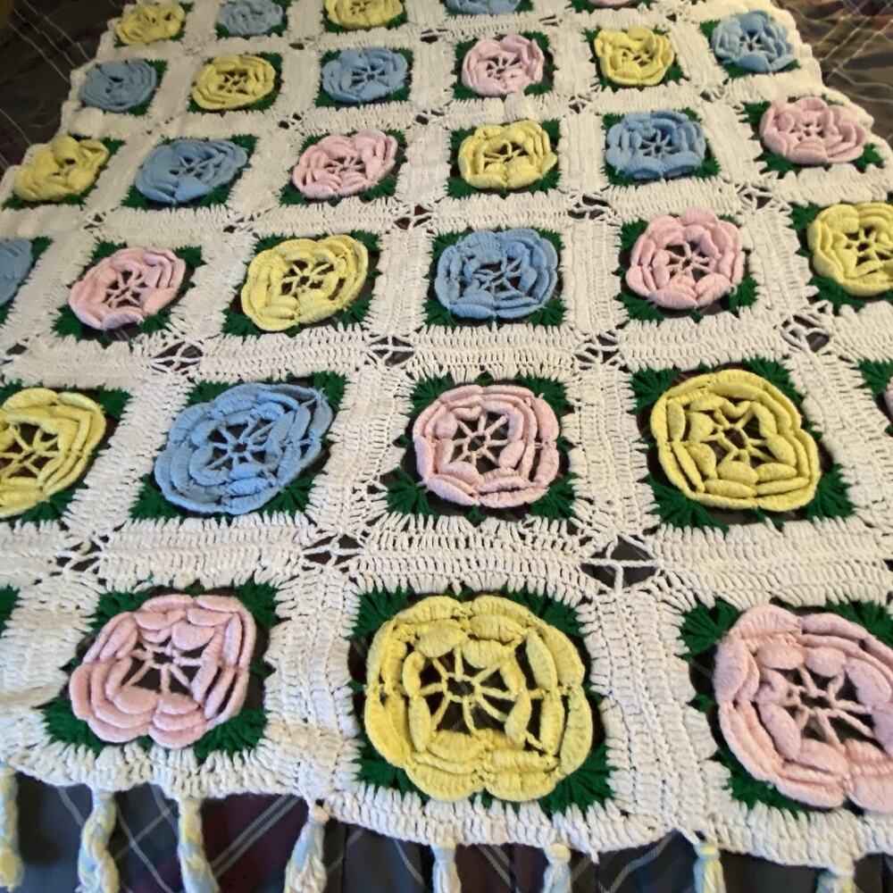Vintage Handmade Crochet 3D Flower Blanket 67x57” Afghan Throw Cottagecore Artsy